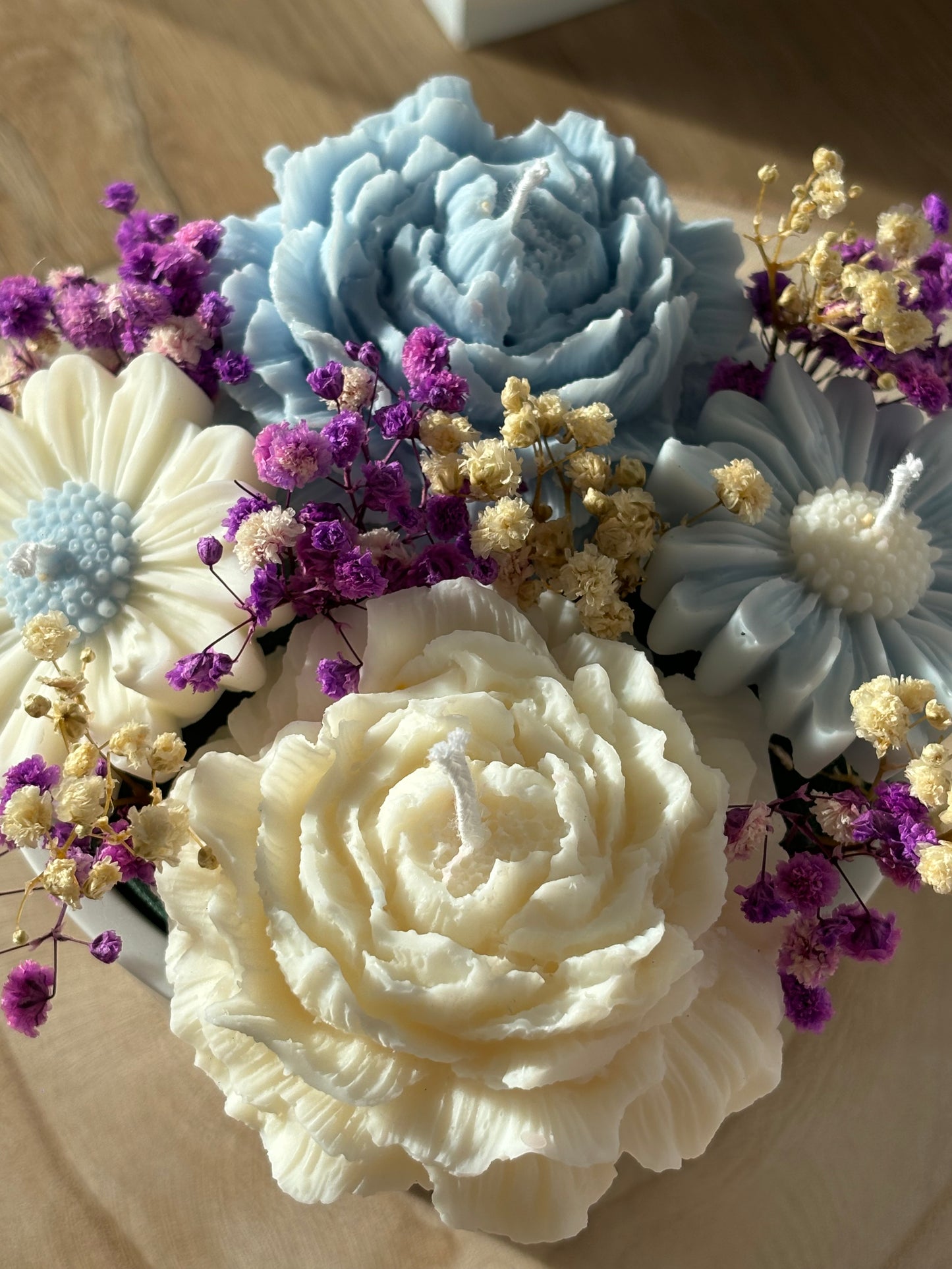 Petite composition florale bleue
